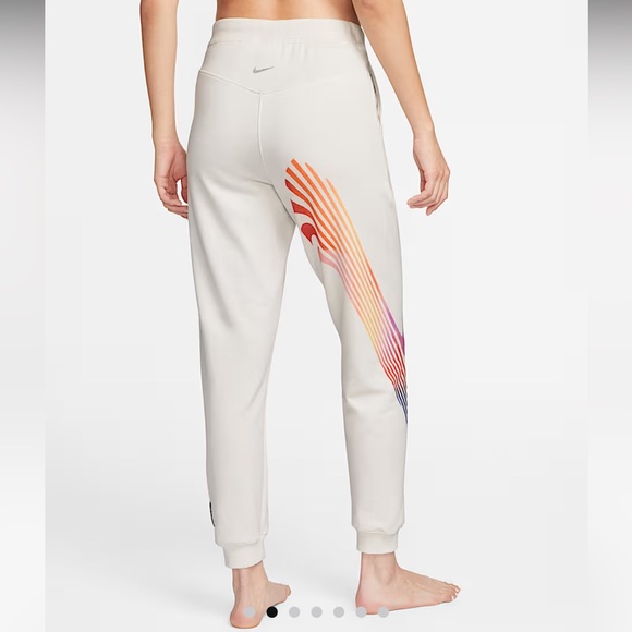 Nike Yoga Luxe A.I.R. Women's 7/8 High-Rise Fleece Joggers size LARGE - Picture 3 of 7